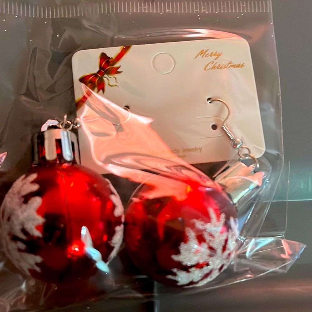 ❌SOLD❌BRAND NEW HOLIDAY EARRINGS